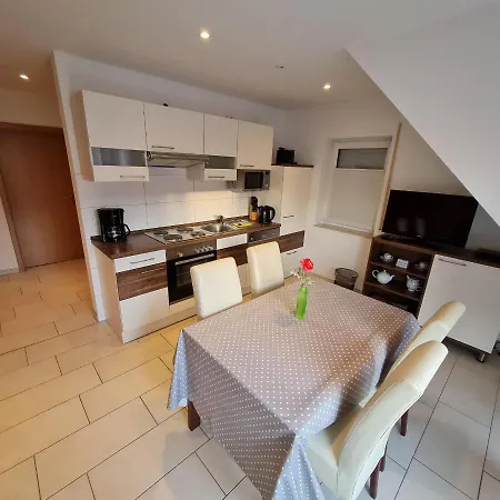 Appartement Saida 10 *